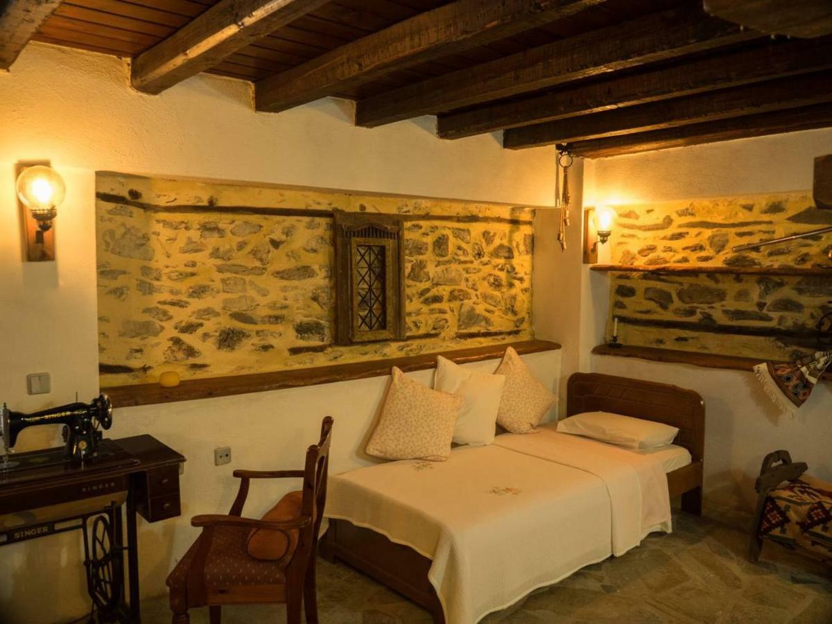 Mansion Philoktitis Villa Melivoia Buitenkant foto
